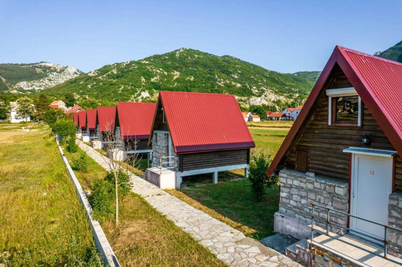 Etno Selo Bastadur Cetinje Bagian luar foto